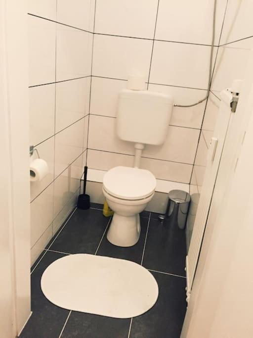 Sued- 5 Zimmer_15 Personen _ Komplett_eingerichtet Appartement